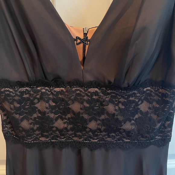 EUC size 6 black tea length formal dress - Picture 3 of 4